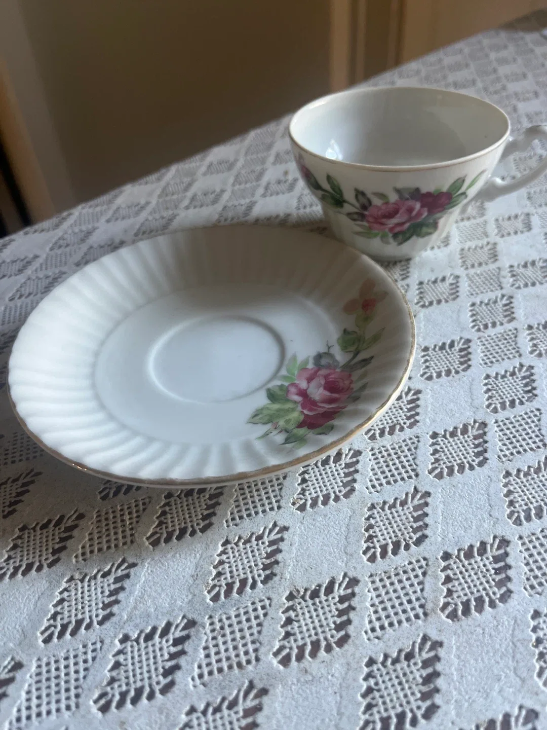 Oakwood Tea Cup and Saucer Set image indicator(2)