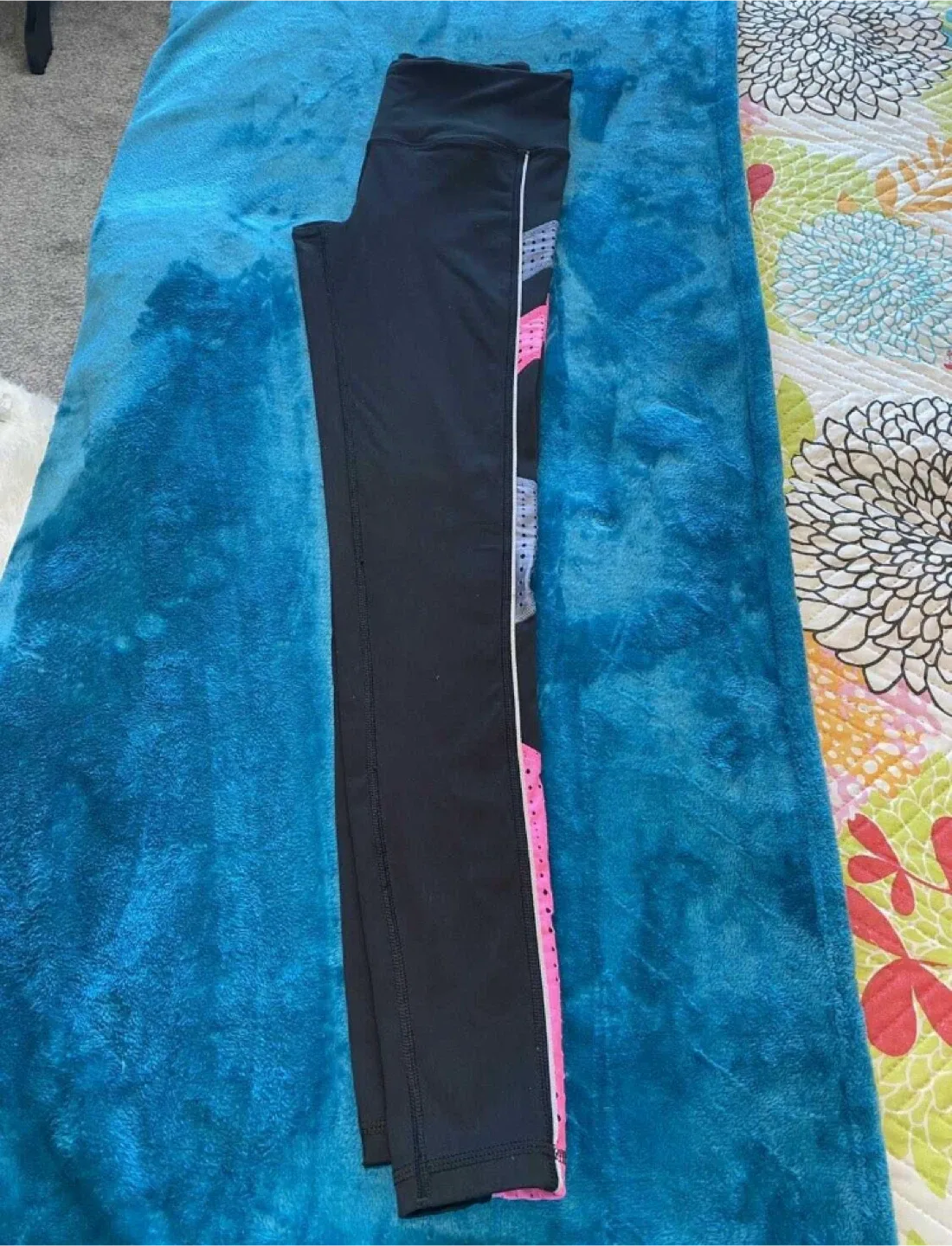 Like New Victoria's Secret VSX Leggings - Black & Pink image indicator(3)