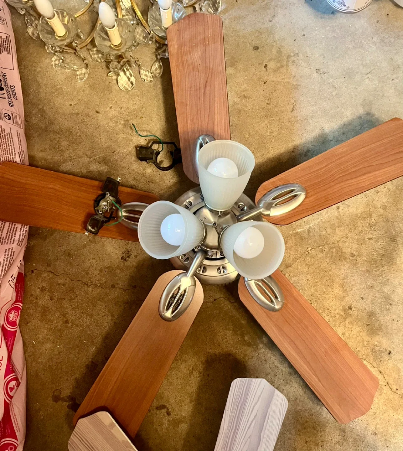 Ceiling Fan with Light image indicator(3)