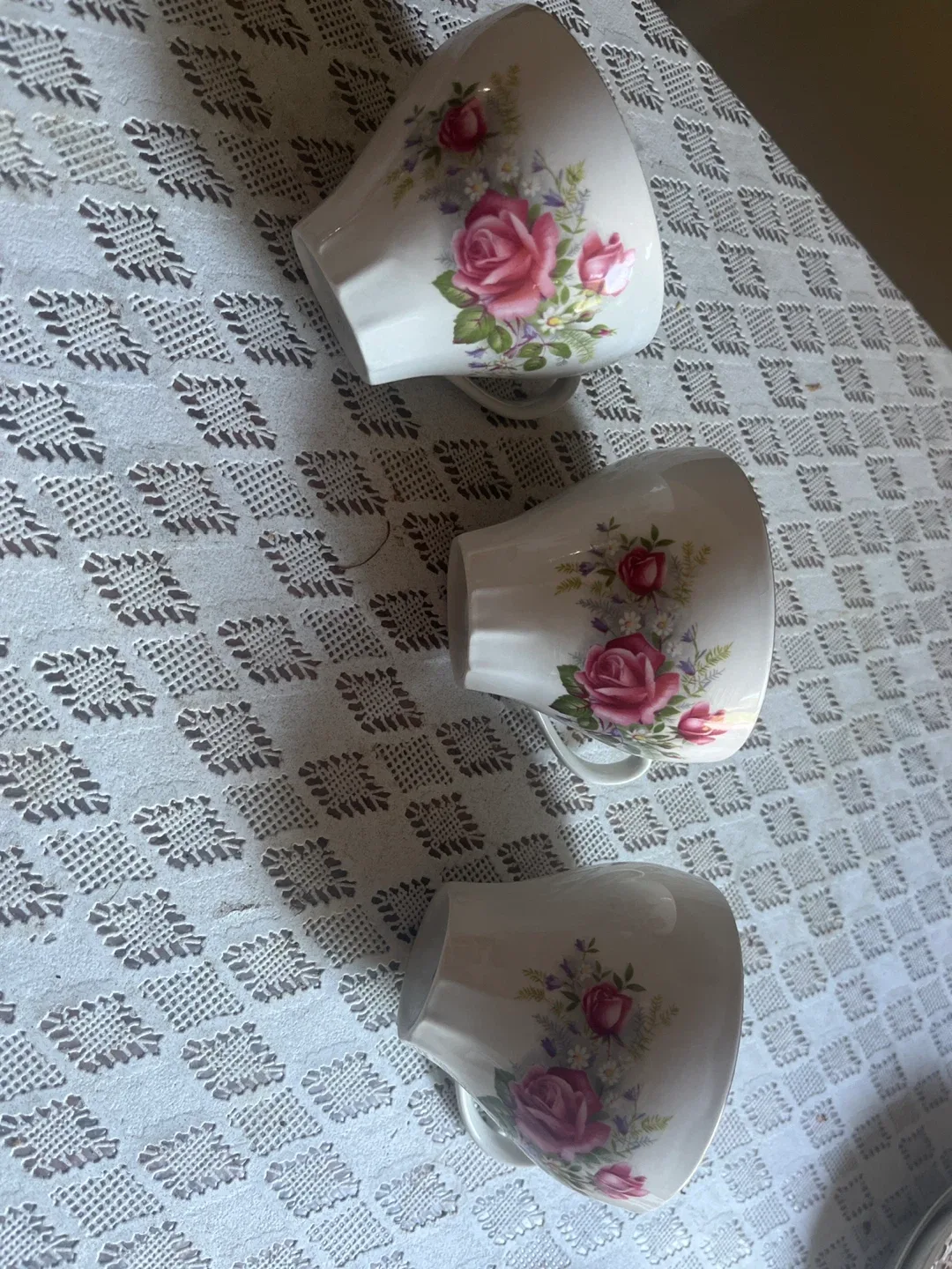 Vintage Tea Cups with Rose Design (Set of 3) image indicator(2)