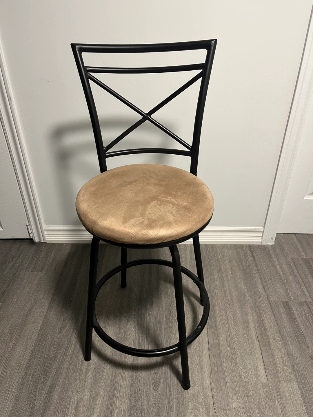 Six Black Metal Swivel Bar Stool