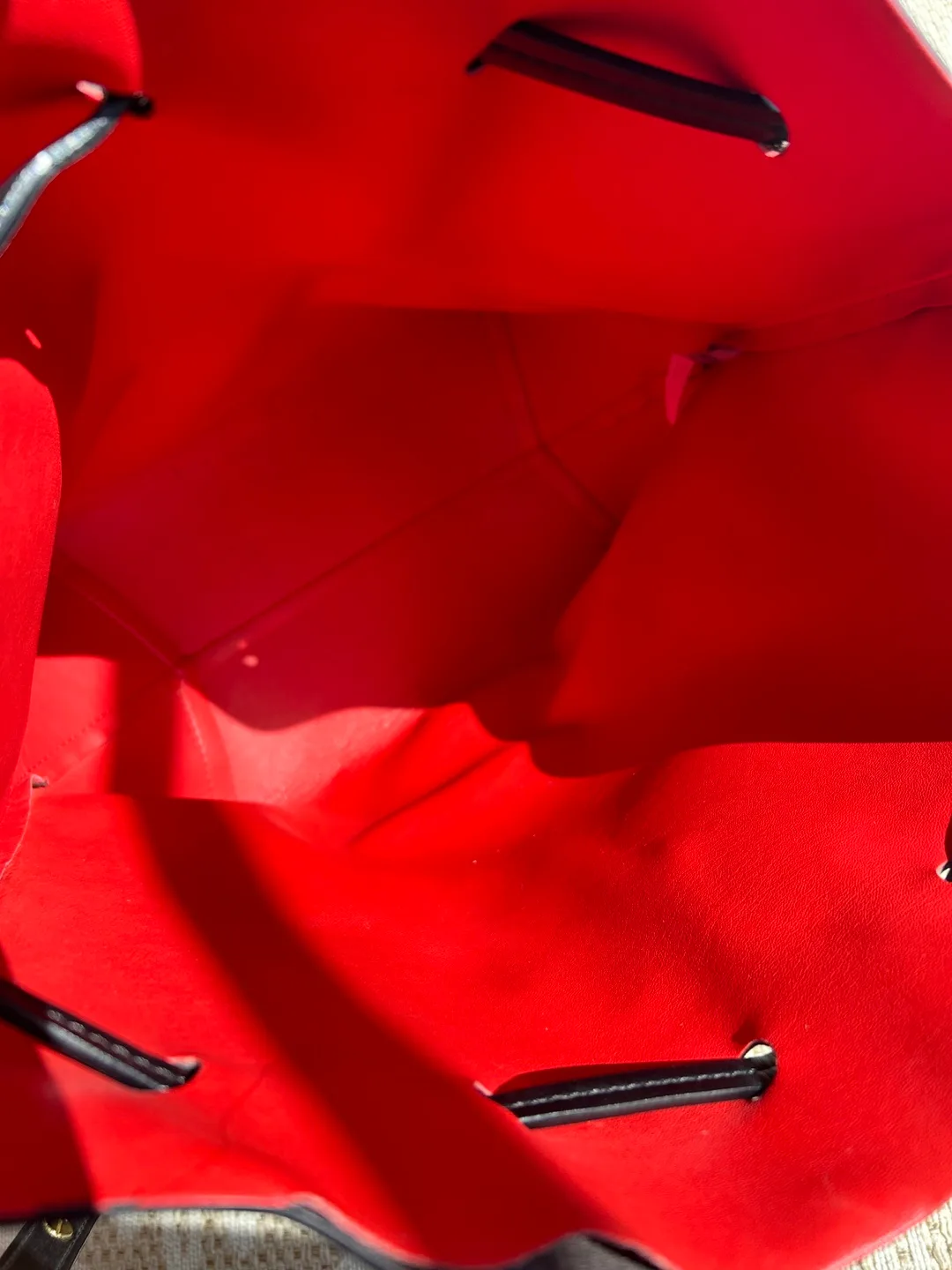 Mansur Gavriel ❤️🖤Black Leather Bucket Bag with Red Interior image indicator(3)