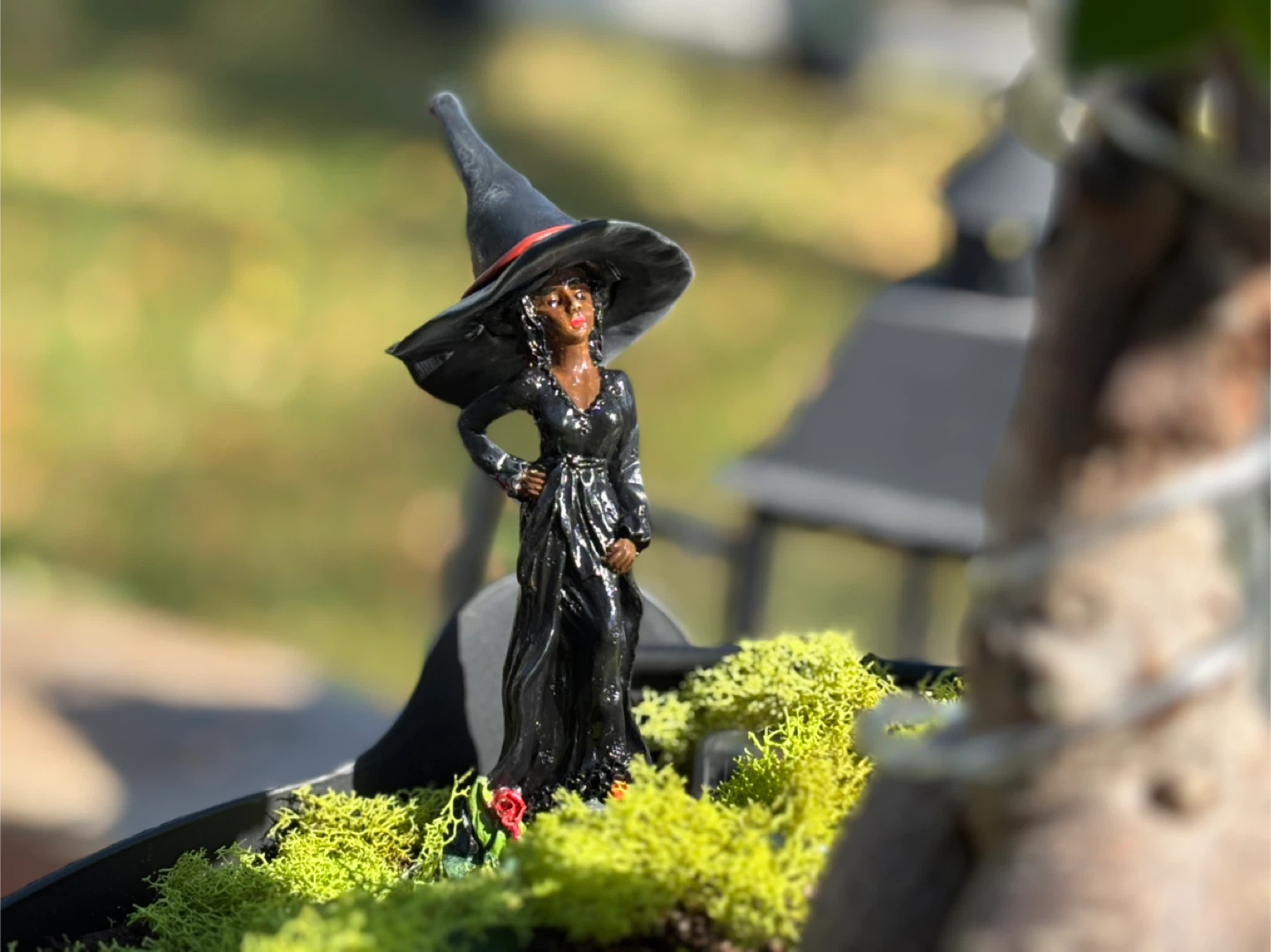 Halloween Witch Figurine Diorama - photo 5