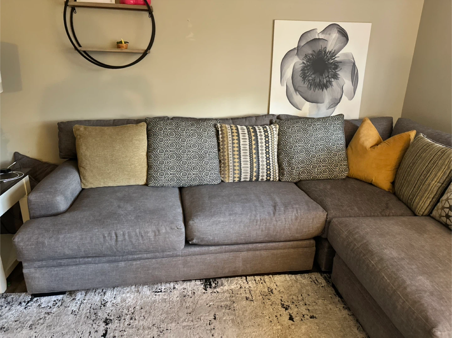 Raymour and Flanagan Gray Sectional Sofa - photo 2