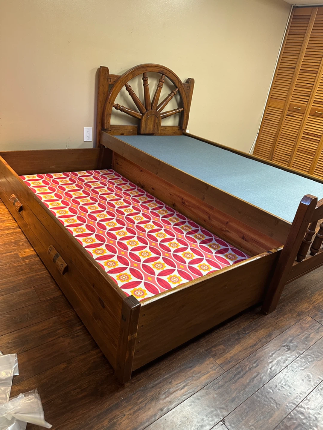 Solid Wood Twin Size Captain’s Bed with Trundle (CAN DELIVER) - photo 5