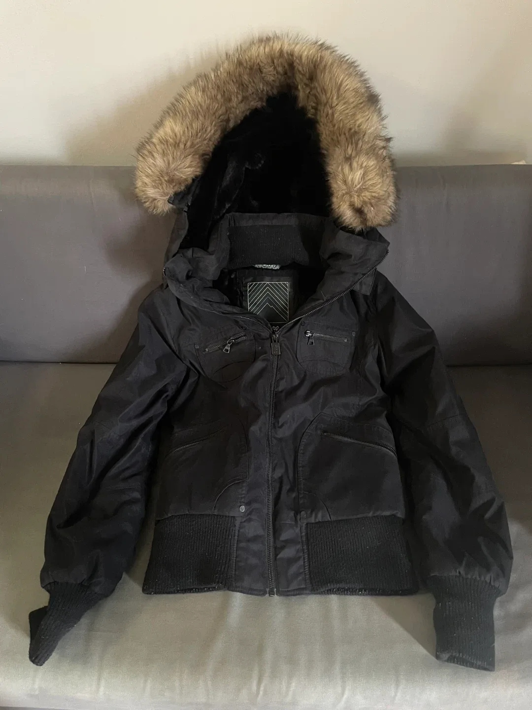 🧡Aritiza TNA St. Moritz Winter Bomber Jacket – Size SM thumbnail