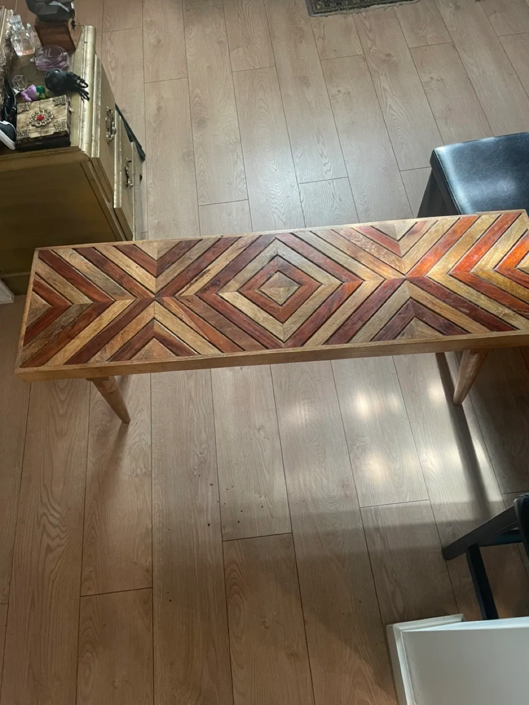 Solid wood coffee table image indicator(3)