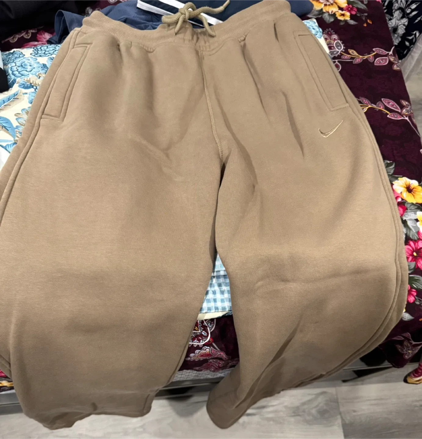 Nike Beige Sweatpants image indicator(4)