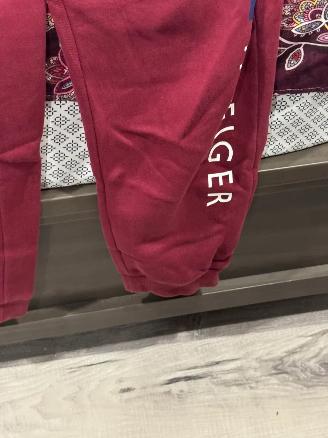 Tommy Hilfiger Burgundy Sweatpants - Size M image indicator(6)