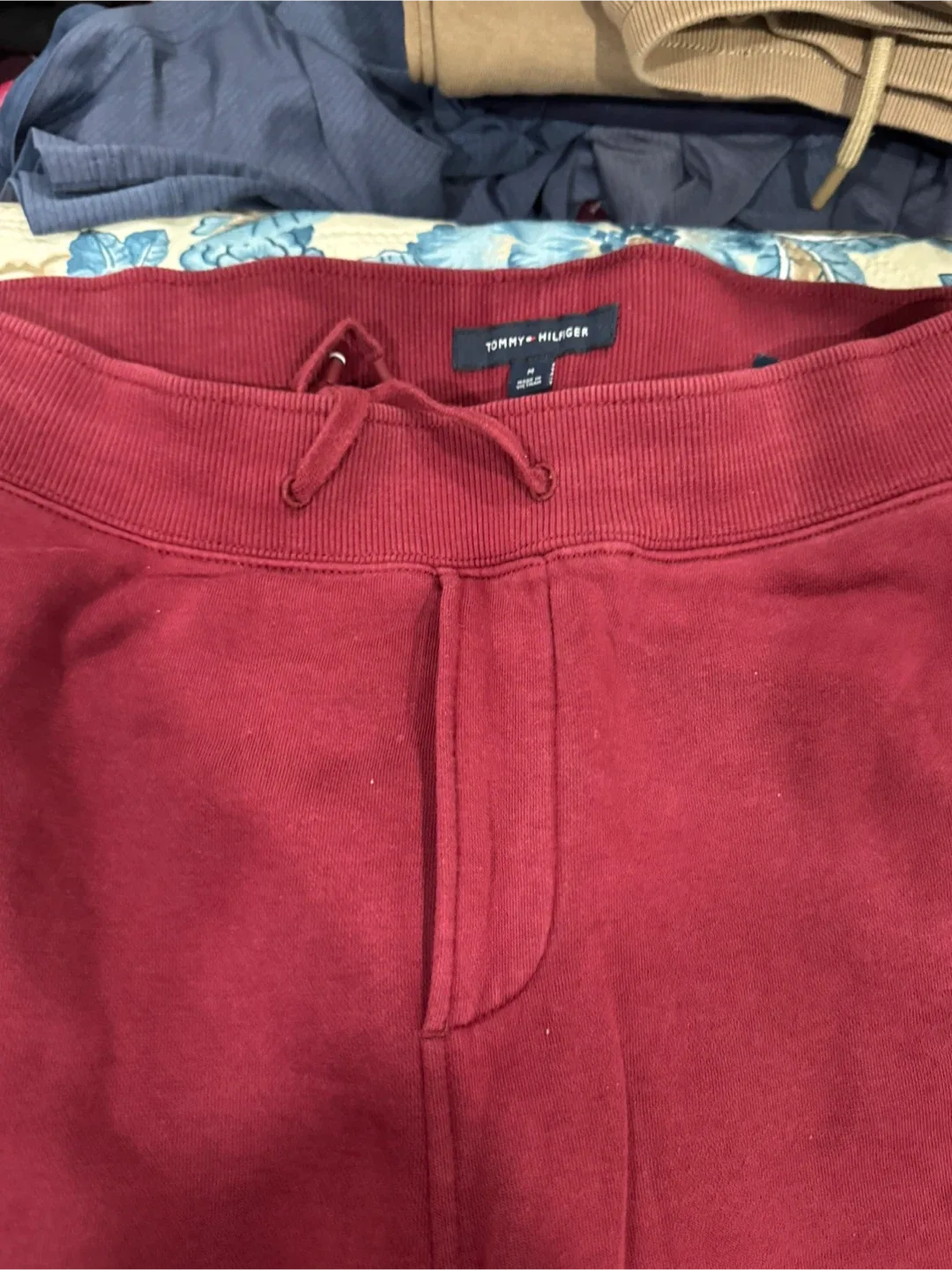 Tommy Hilfiger Burgundy Sweatpants - Size M image indicator(2)