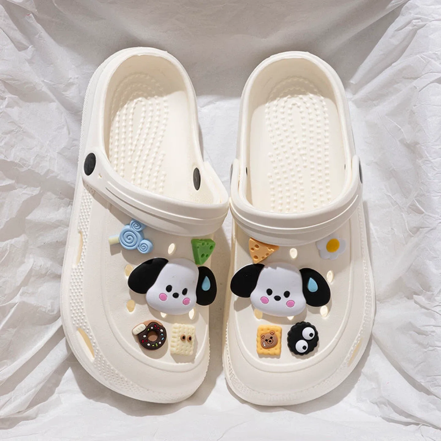 white Crocs style shoes-size6.5/7 image indicator(3)