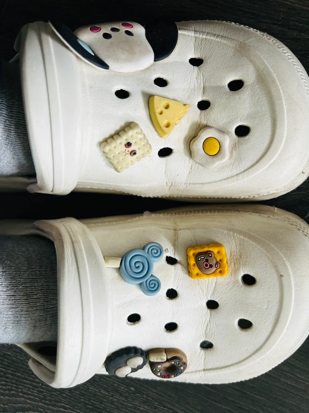 white Crocs style shoes-size6.5/7 thumbnail