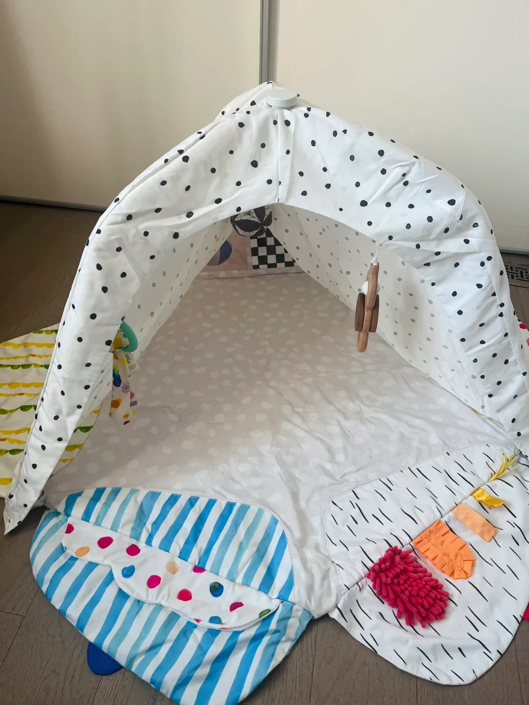 LOVEVERY Montessori Play Gym with Accessories image indicator(6)