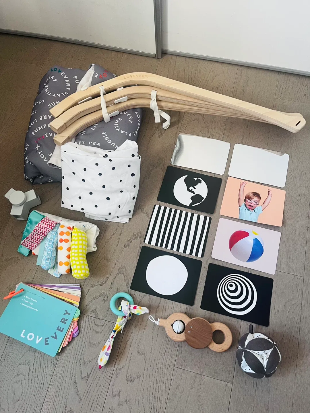 LOVEVERY Montessori Play Gym with Accessories image indicator(9)