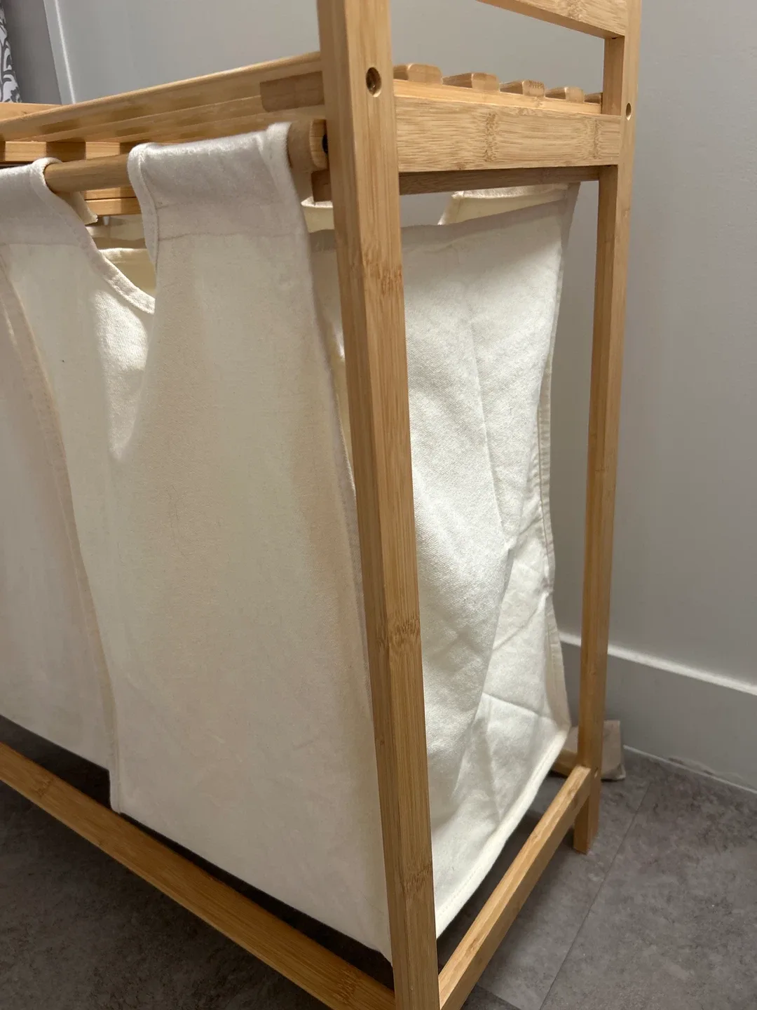 Bamboo Laundry Hamper Sorter Basket image indicator(7)