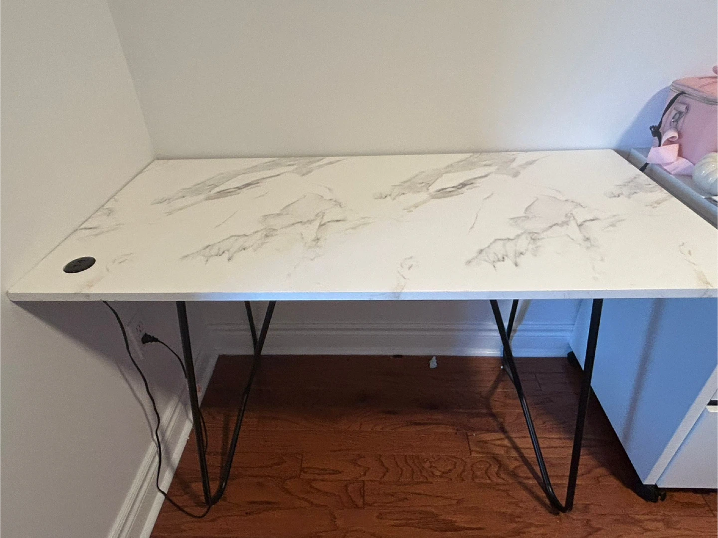 White Marble Pattern Desk with USB Ports