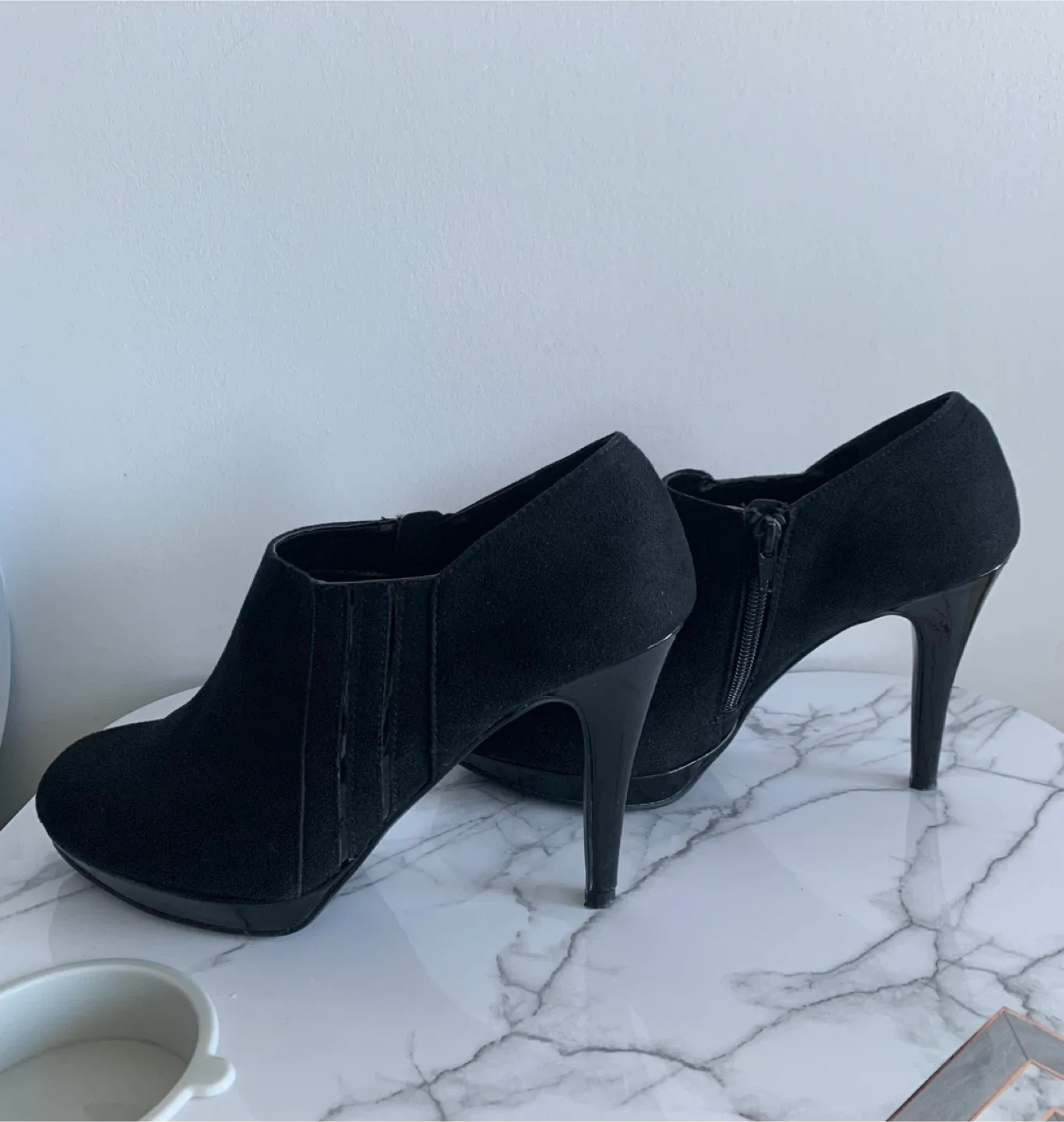 IMPO Black Heels Faux-Suede Booties, Size 8 image indicator(3)