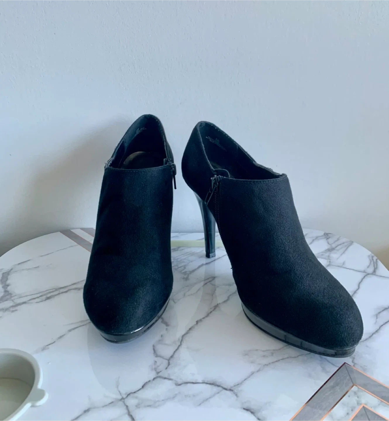 IMPO Black Heels Faux-Suede Booties, Size 8 image indicator(2)