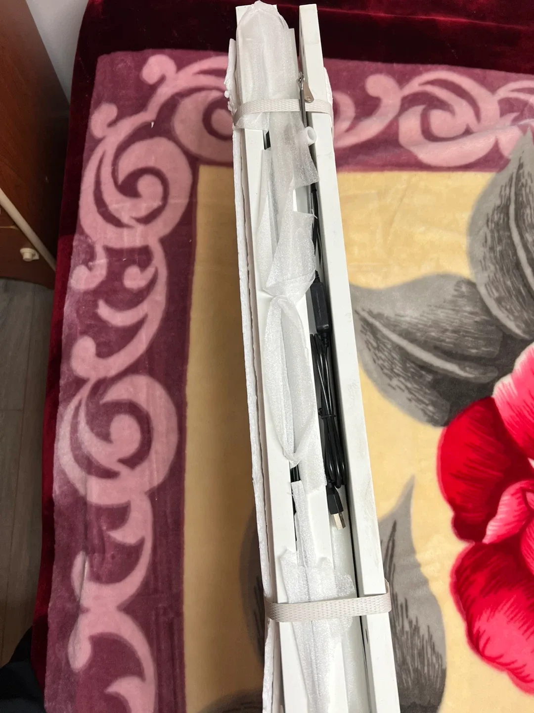 HOUAGI White LED TV Stand - New in Box! image indicator(3)