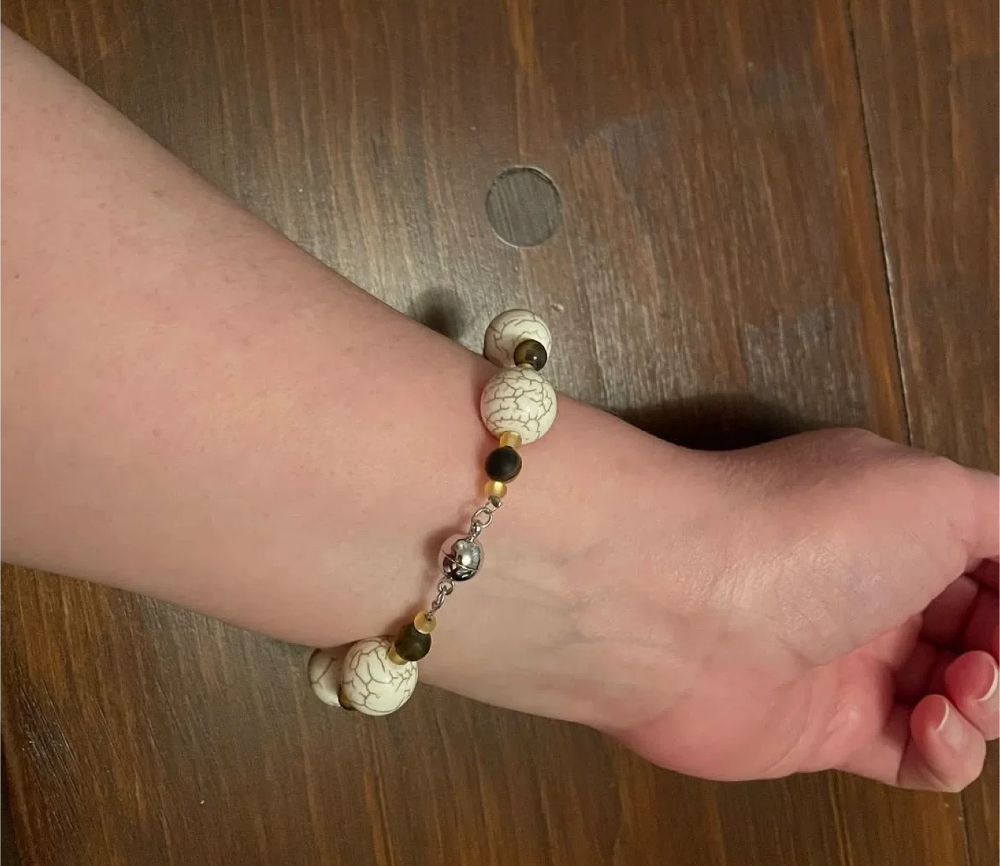 White Howlite and Tiger’s Eye bead bracelet image indicator(2)