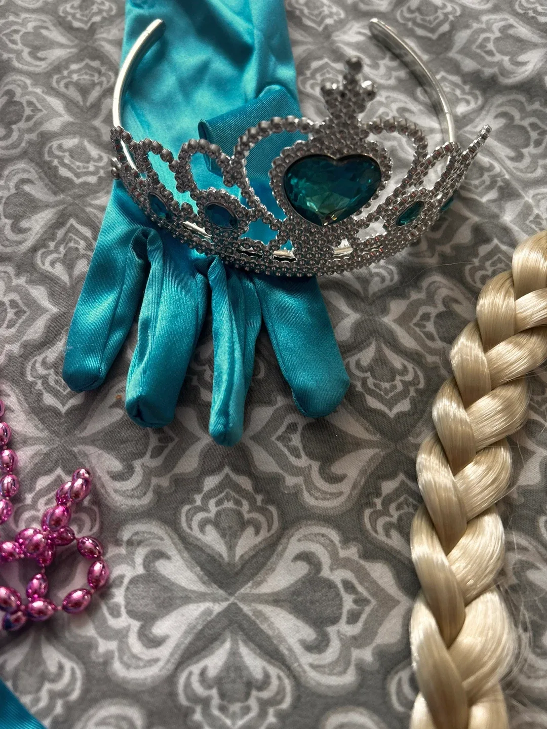 Disney Frozen II Jumbo Letter Banner accessory in Kit - New image indicator(6)