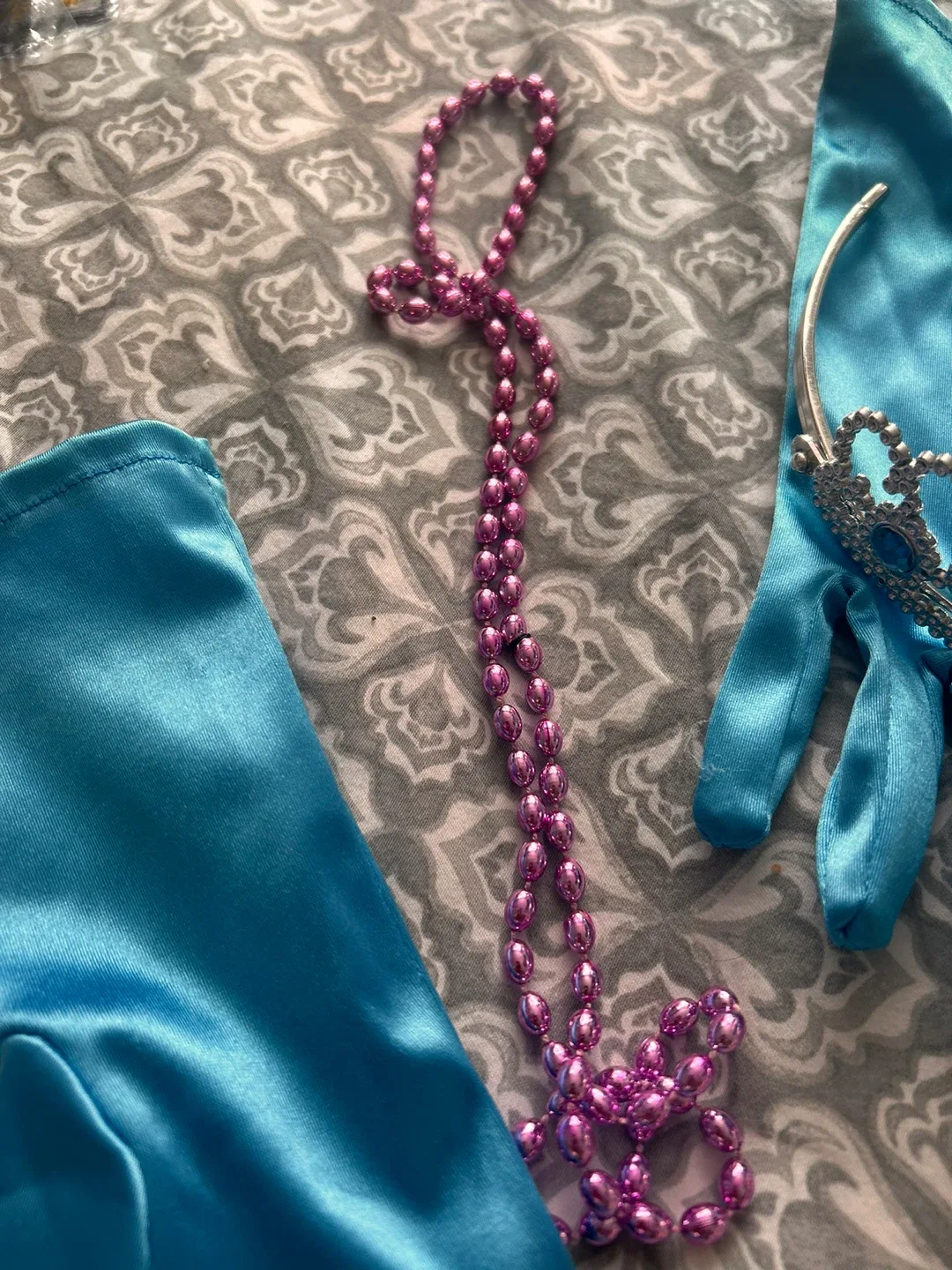 Disney Frozen II Jumbo Letter Banner accessory in Kit - New image indicator(5)