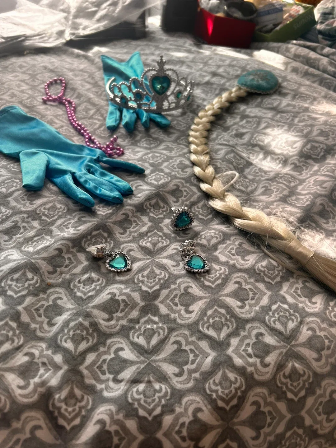 Disney Frozen II Jumbo Letter Banner accessory in Kit - New image indicator(3)