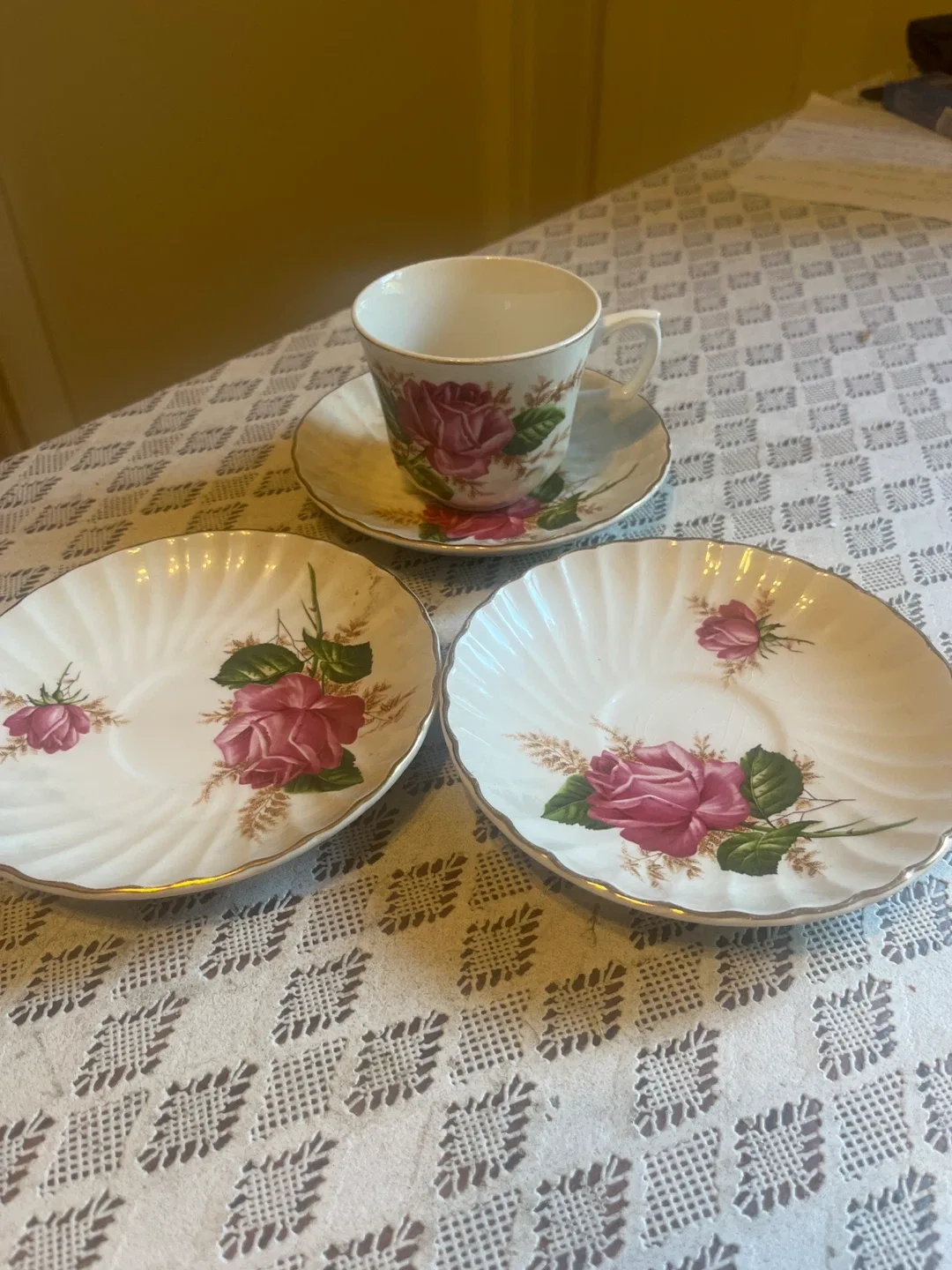 Swinnertons 'Alicia' Tea Cup & Saucer Set thumbnail