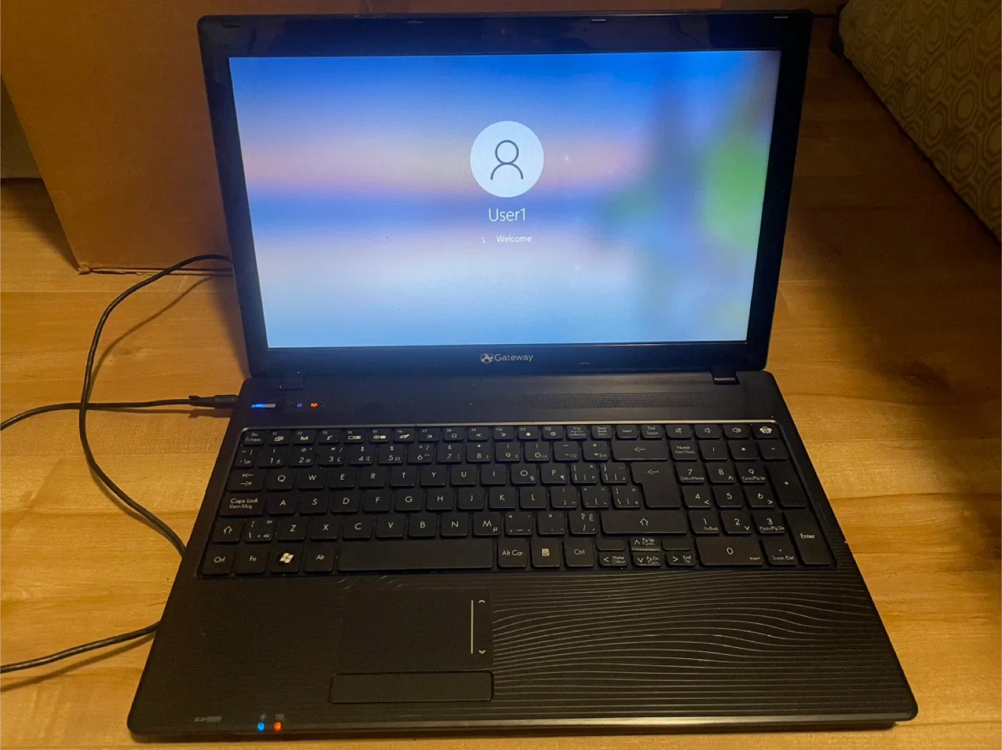 Gateway Laptop N214 image indicator(2)