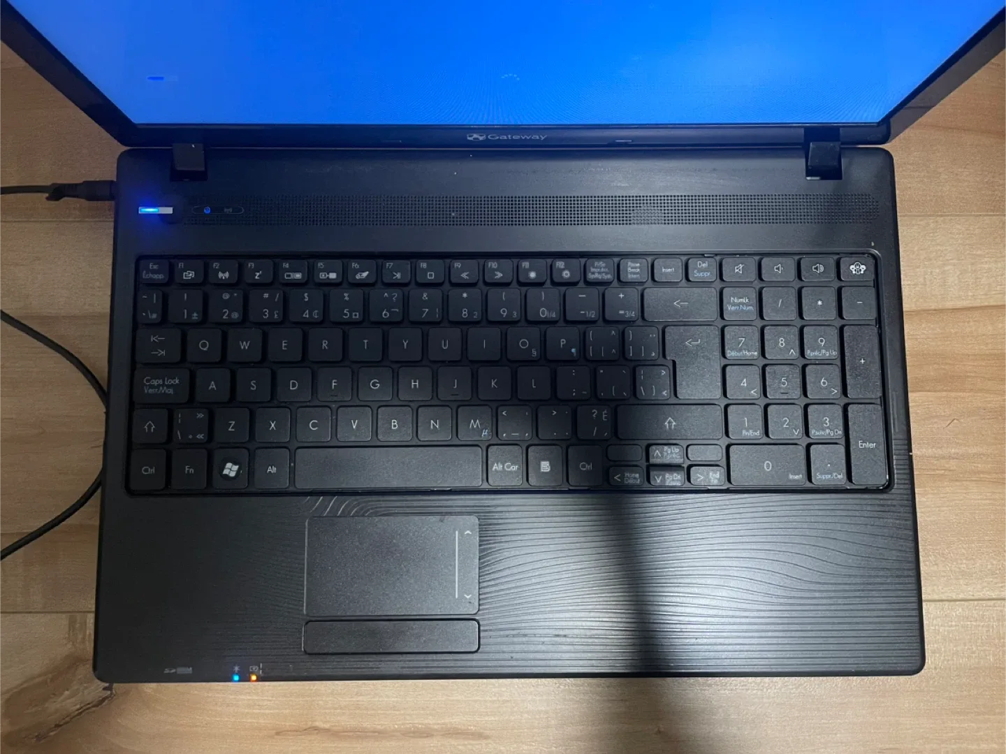 Gateway Laptop N214 image indicator(9)