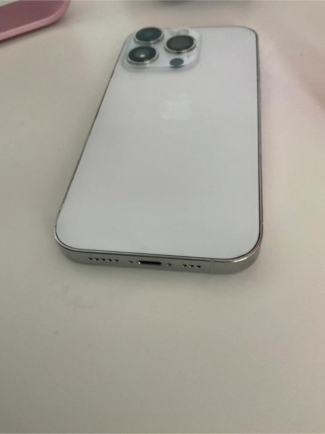 Apple iPhone 14 Pro - Silver image indicator(4)