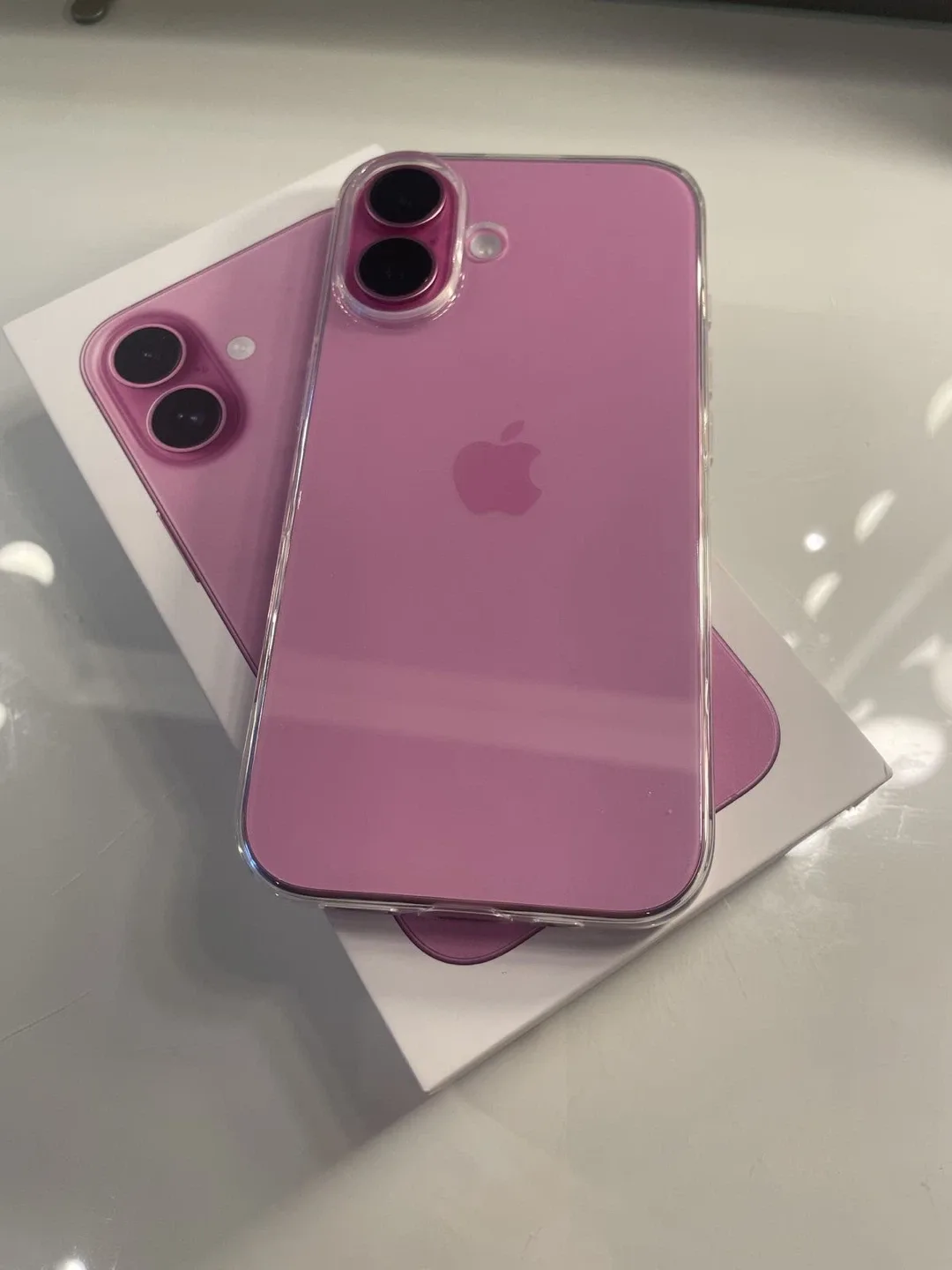 iPhone 16 plus - 265gb Pink with 3 Cases & Box image indicator(2)