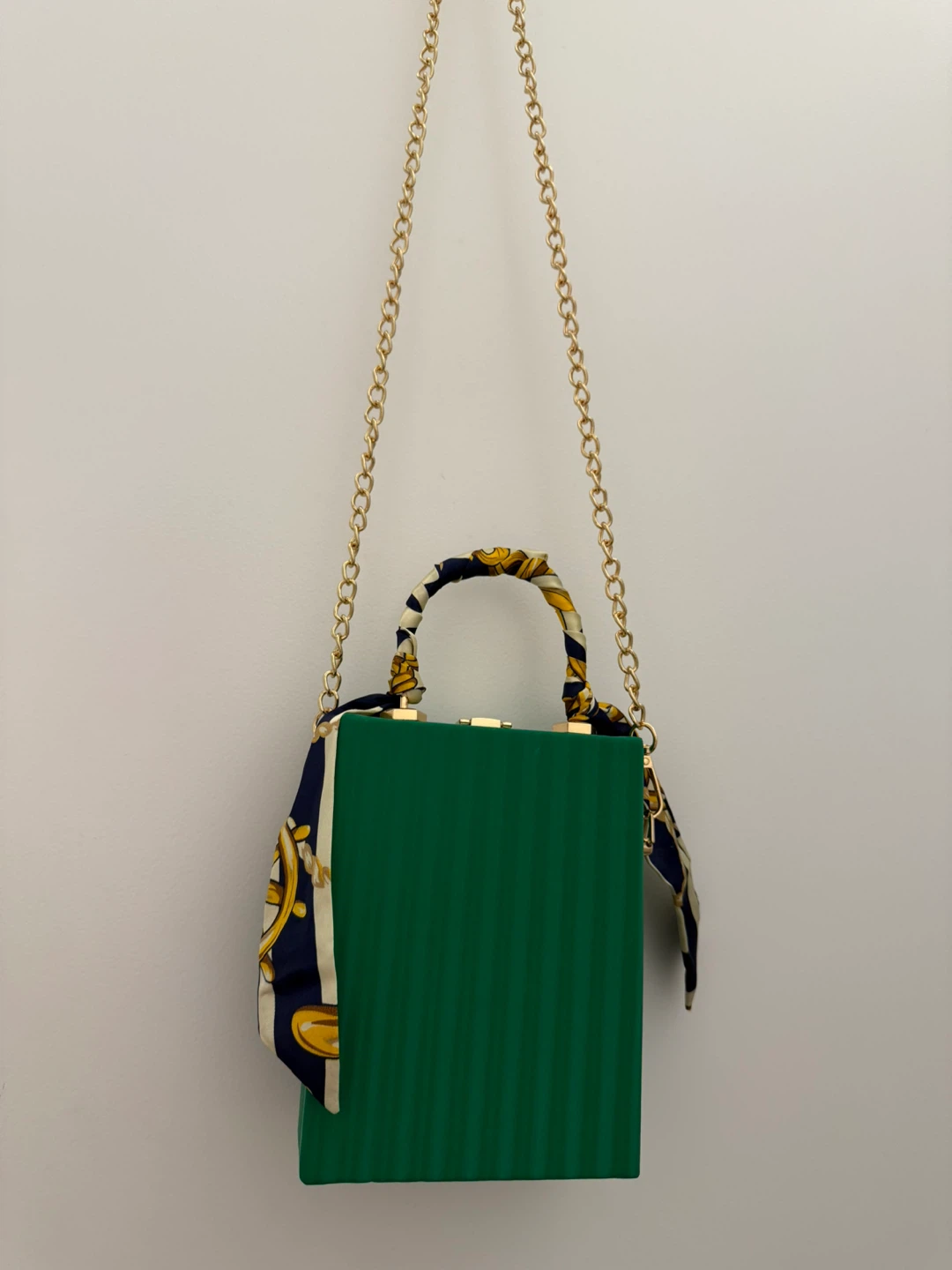 Green Bag with Chain Strap - photo 4