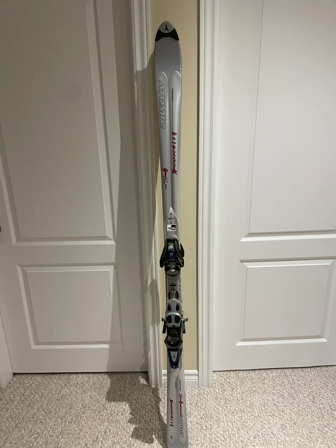 Skis for Ice Fishing image indicator(3)