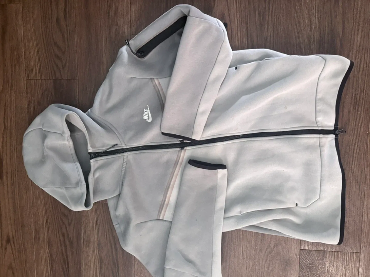 Full Nike tech size medium image indicator(3)