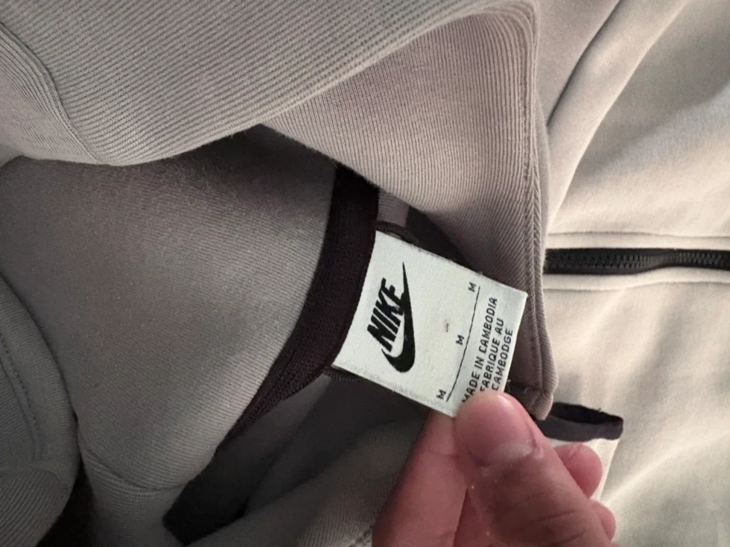 Full Nike tech size medium image indicator(4)