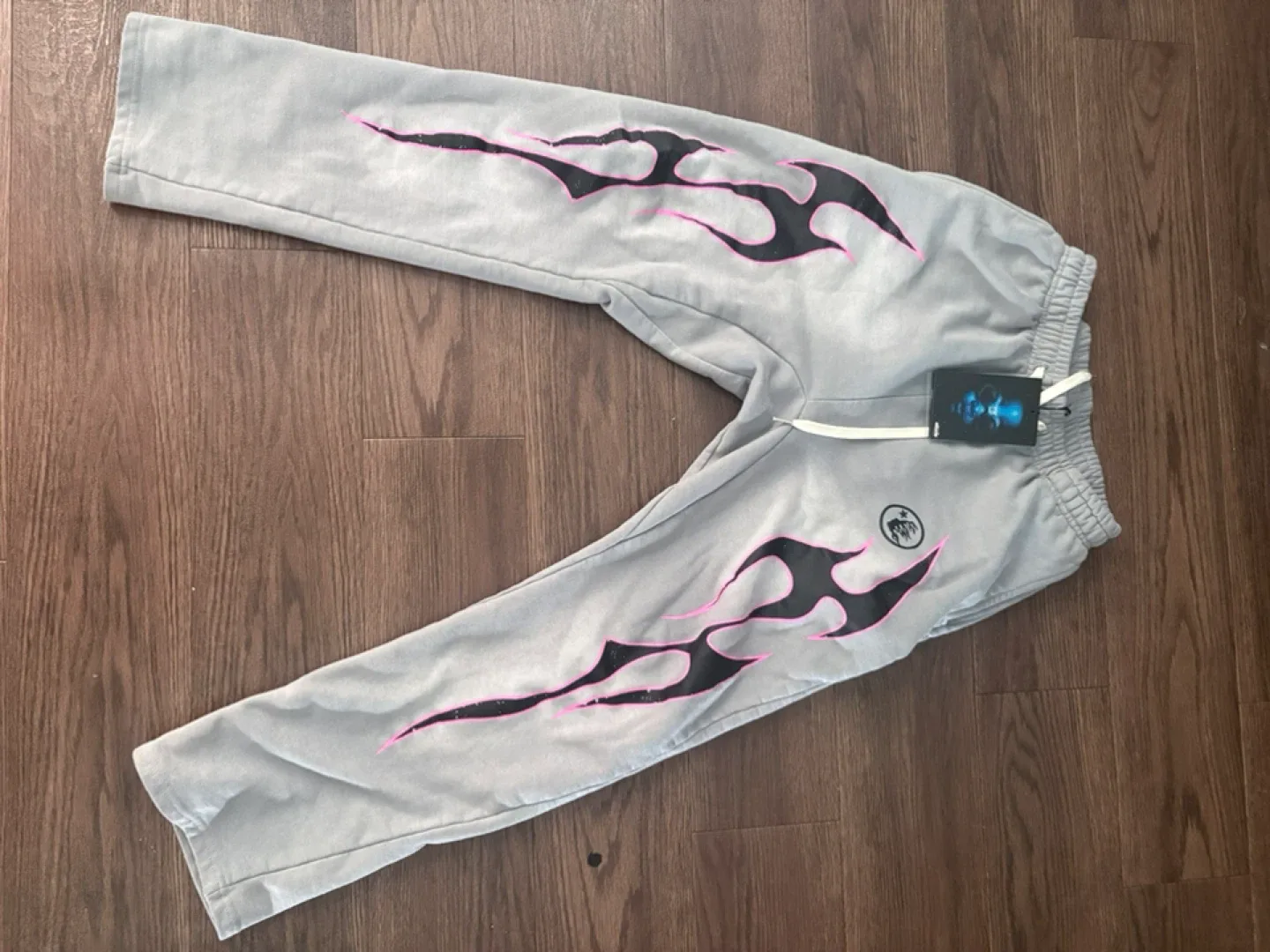 Hellstar track size medium image indicator(5)