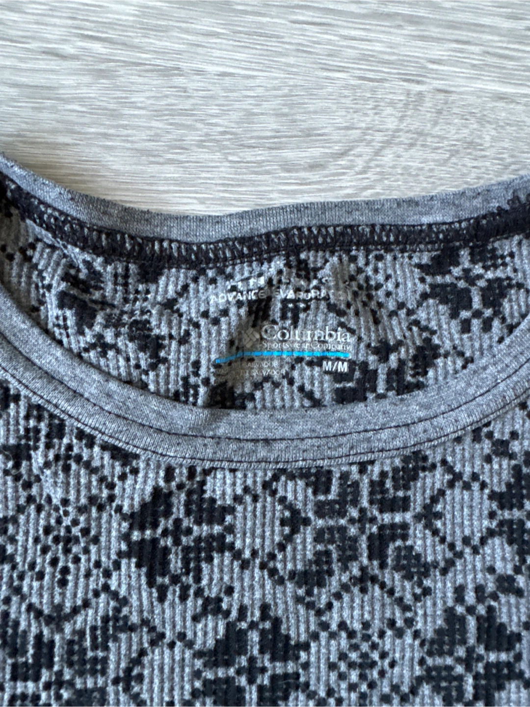 Columbia Long Sleeve Top - Size M - photo 2