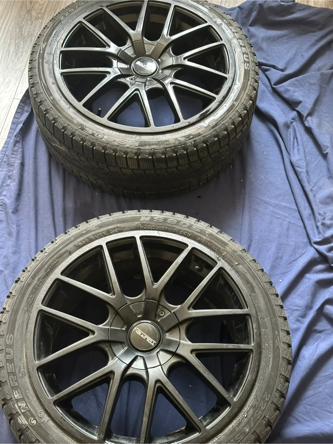 Four Rims with Winter Tires - 225/45R18 image indicator(2)