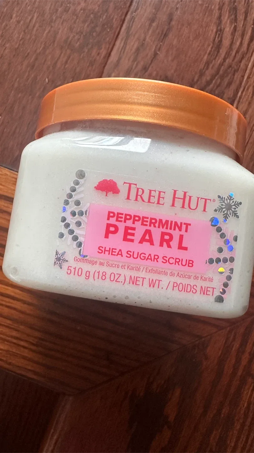 Tree Hut Peppermint Pearl Shea Sugar Scrub (18 oz) thumbnail