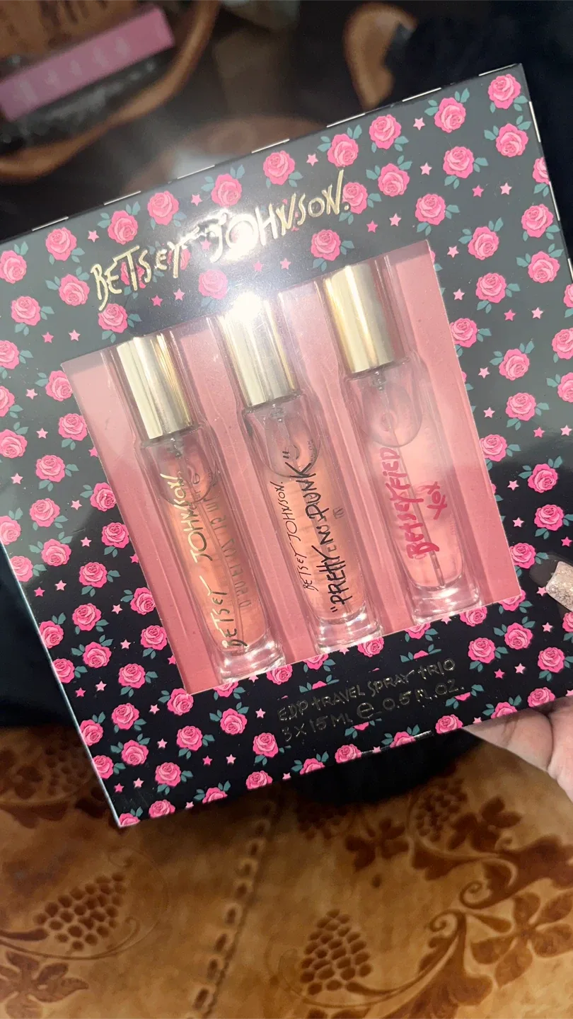 Betsey Johnson EDP Travel Spray Trio - New thumbnail