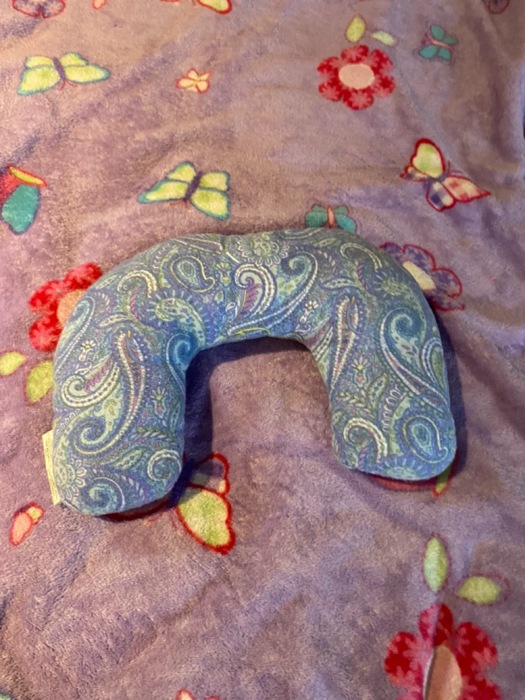 Neck and Shoulder Relaxing Pillow thumbnail