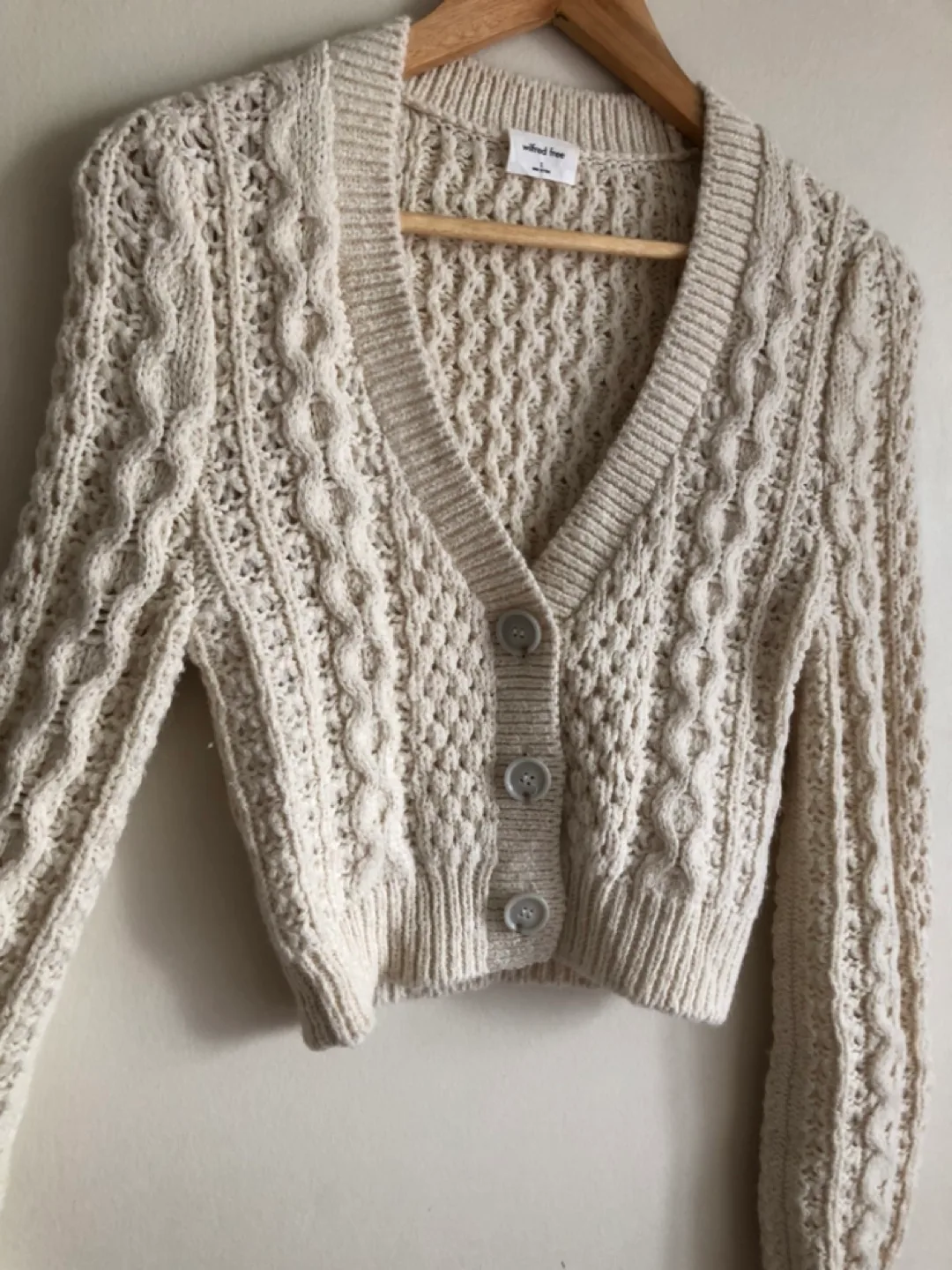 Aritzia Wilfred Free Adley Cable Knit Cropped Cardigan image indicator(7)