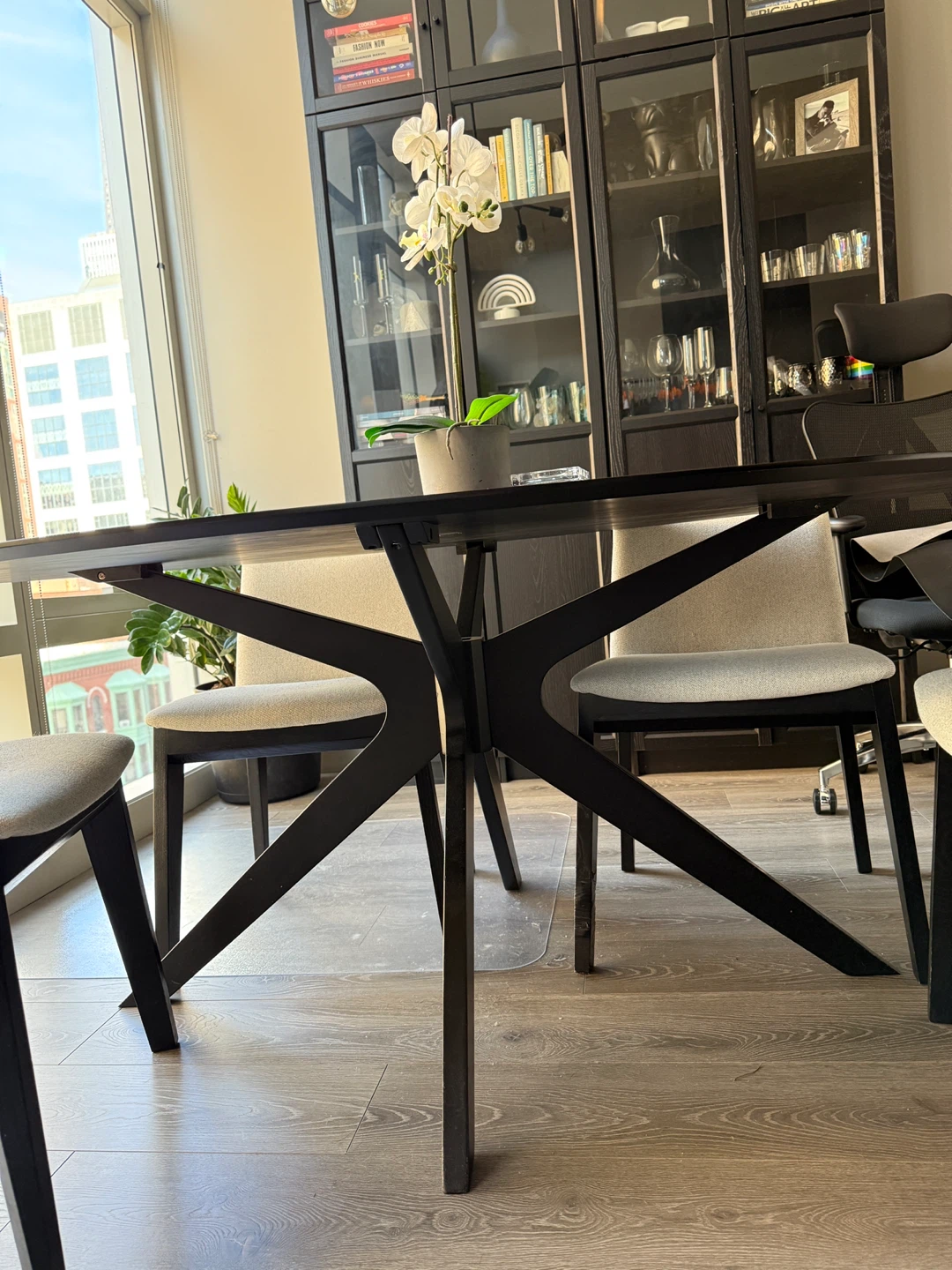 Black Oval Dining Table - photo 3
