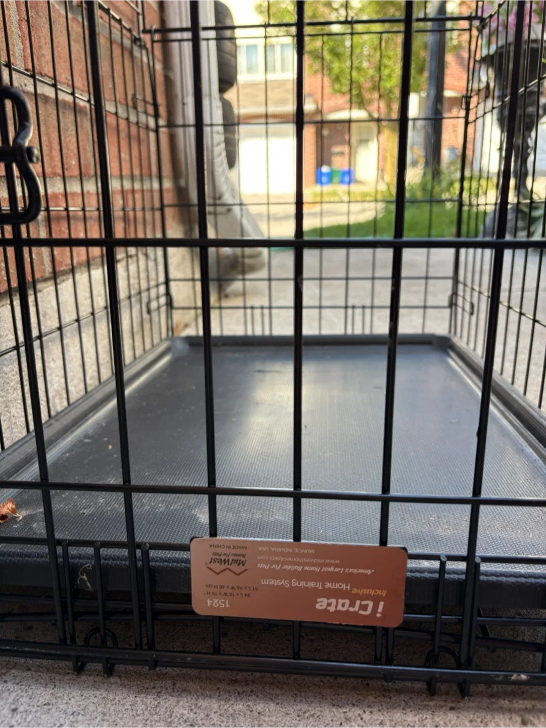 iCrate Home Training System 24" Pet Crate image indicator(2)