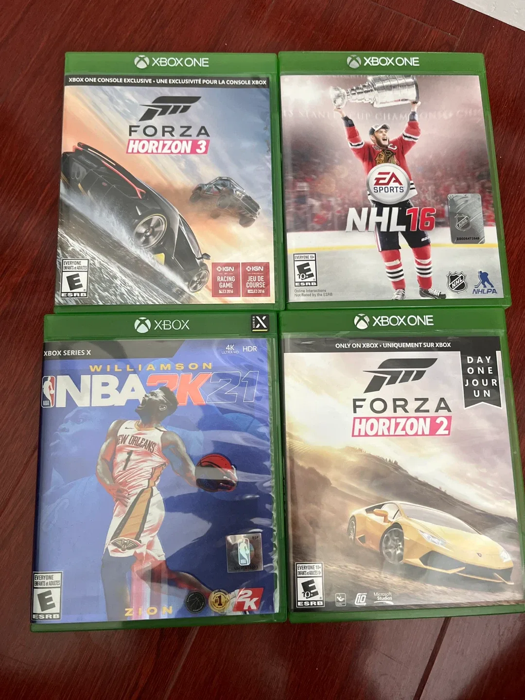 Xbox Series X Console, Discs  & Controllers image indicator(2)