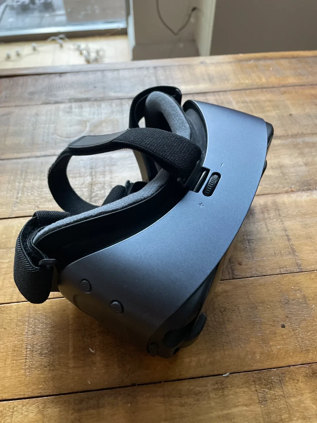 Samsung Gear VR with Controller + Gear 360 Camera image indicator(5)