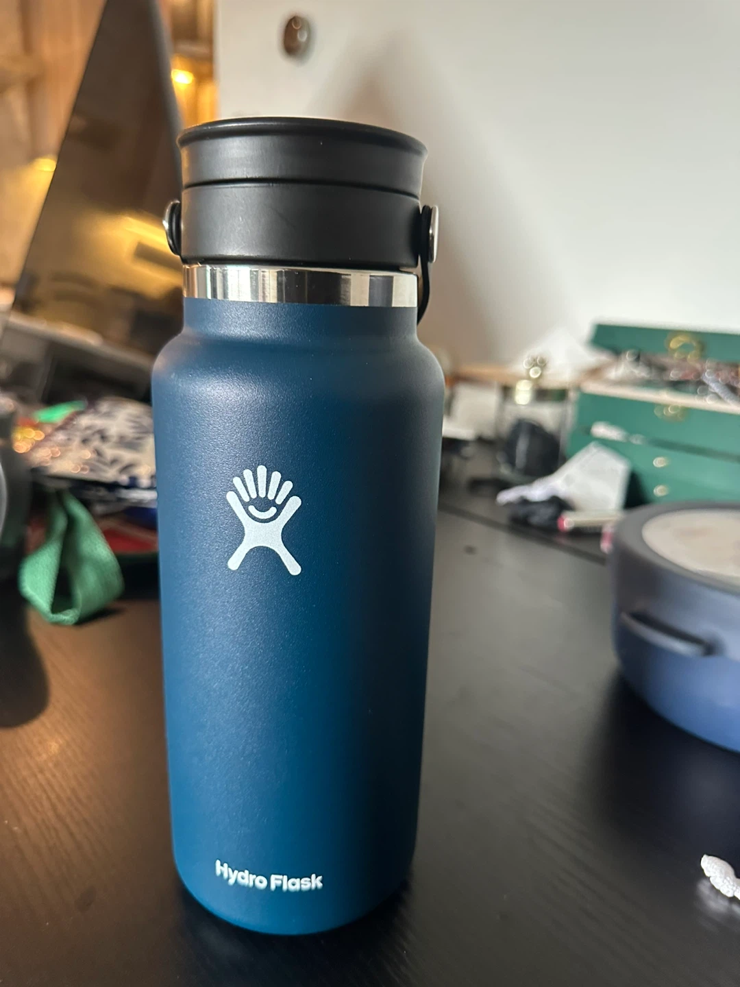 Hydro Flask 24 oz Insulated Water Bottle - Blue