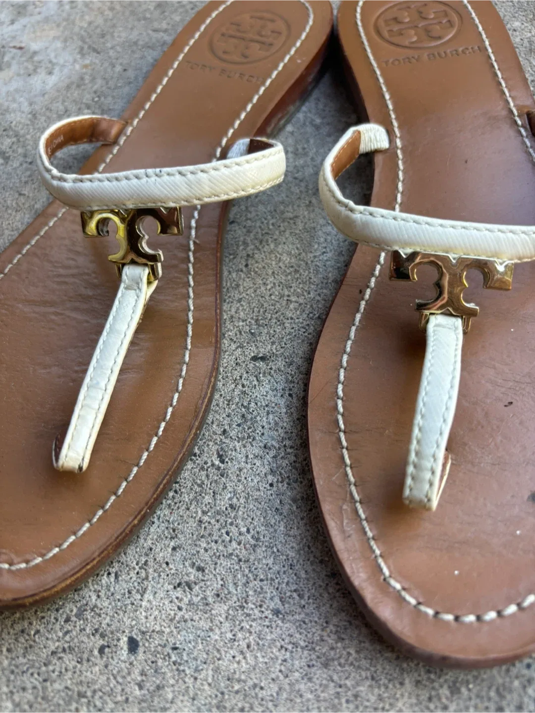 Tory Burch Thong Sandals - Size 6 image indicator(3)
