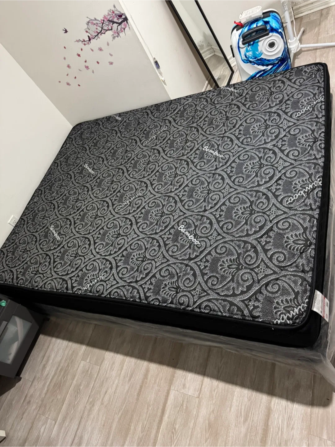 Queen mattress + bed box+ side table image indicator(3)